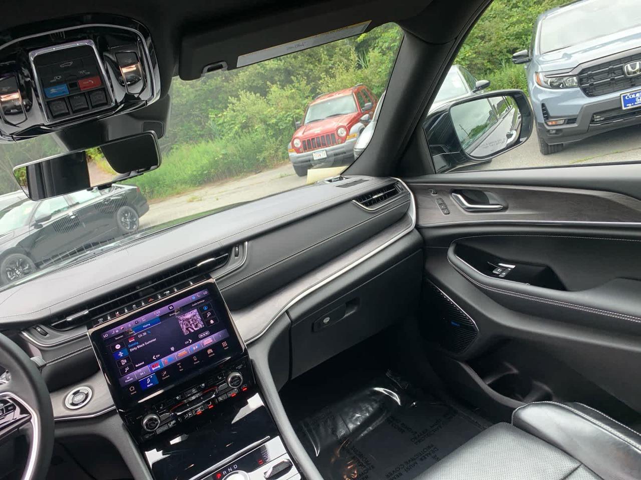 2022 Jeep Grand Cherokee Overland Dartmouth MA