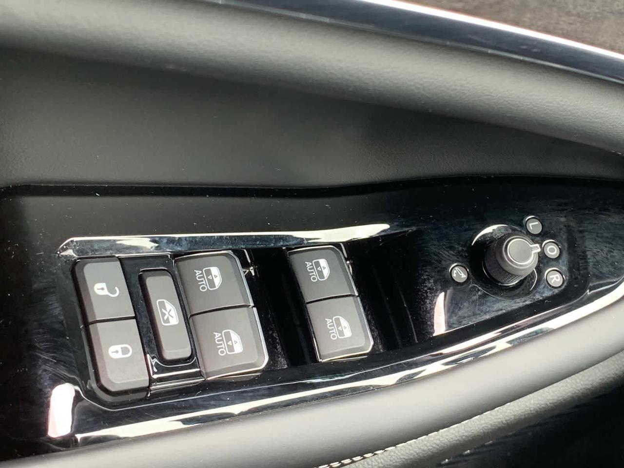 2022 Jeep Grand Cherokee Overland Dartmouth MA