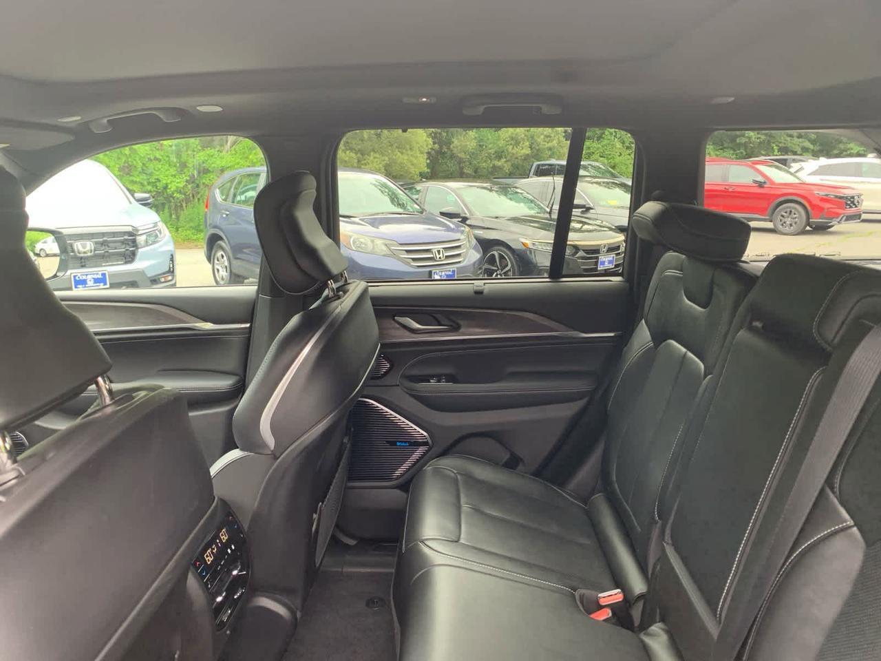 2022 Jeep Grand Cherokee Overland Dartmouth MA