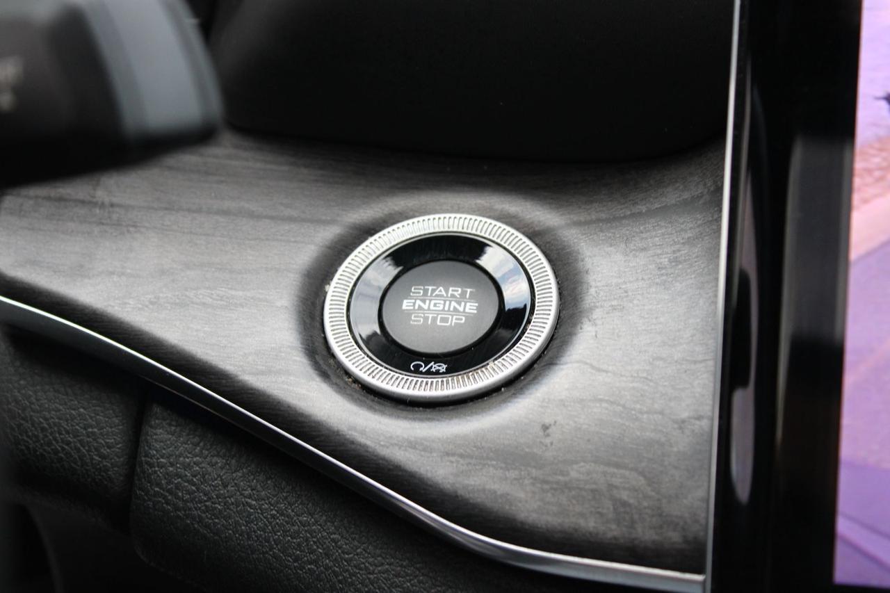 2022 Jeep Grand Cherokee Overland Stafford VA