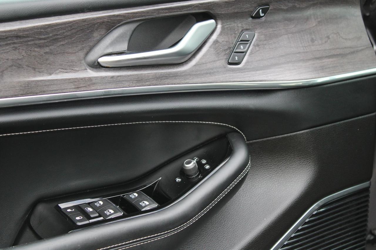 2022 Jeep Grand Cherokee Overland Stafford VA
