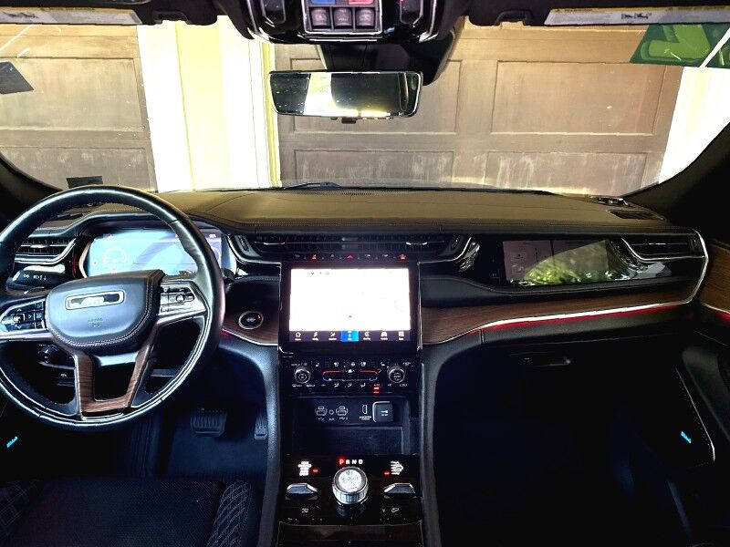 2022 Jeep Grand Cherokee Summit 4WD Arlington VA
