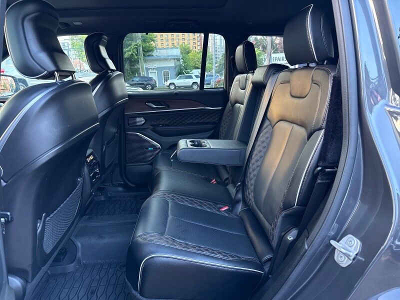 2022 Jeep Grand Cherokee Summit 4WD Arlington VA