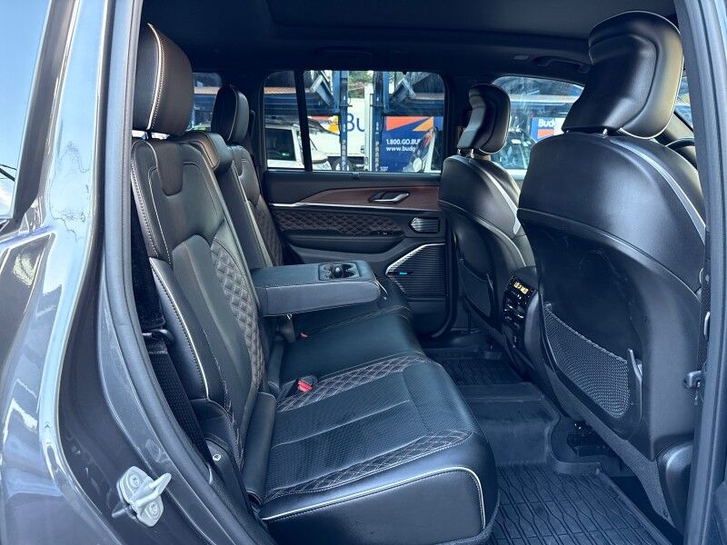 2022 Jeep Grand Cherokee Summit 4WD Arlington VA