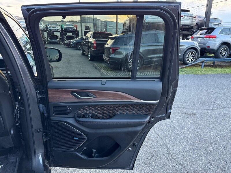 2022 Jeep Grand Cherokee Summit 4WD Arlington VA
