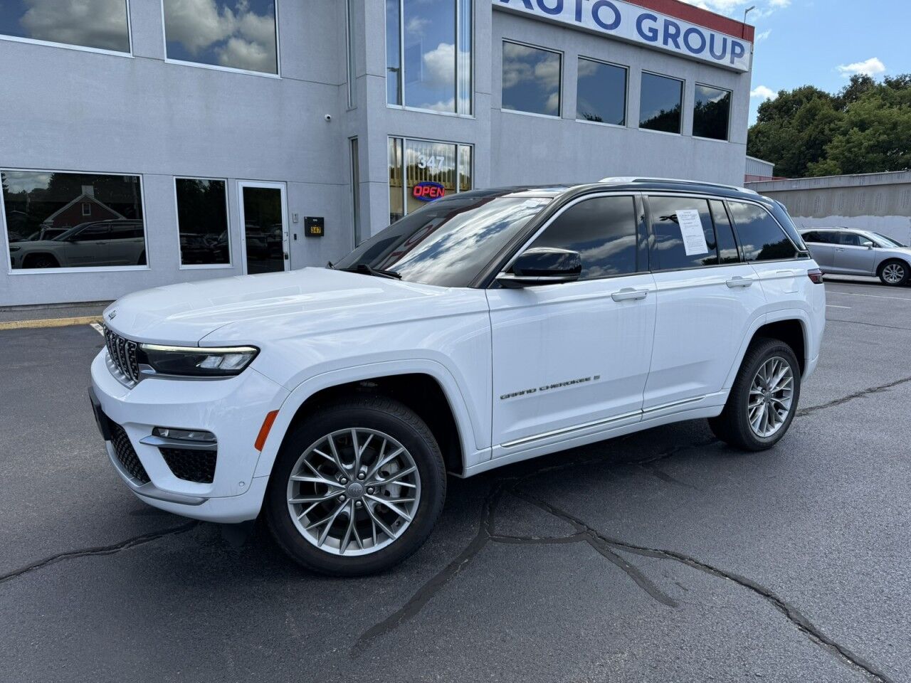 2022 Jeep Grand Cherokee Summit