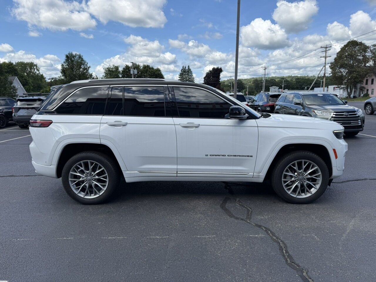 2022 Jeep Grand Cherokee Summit Fitchburg MA