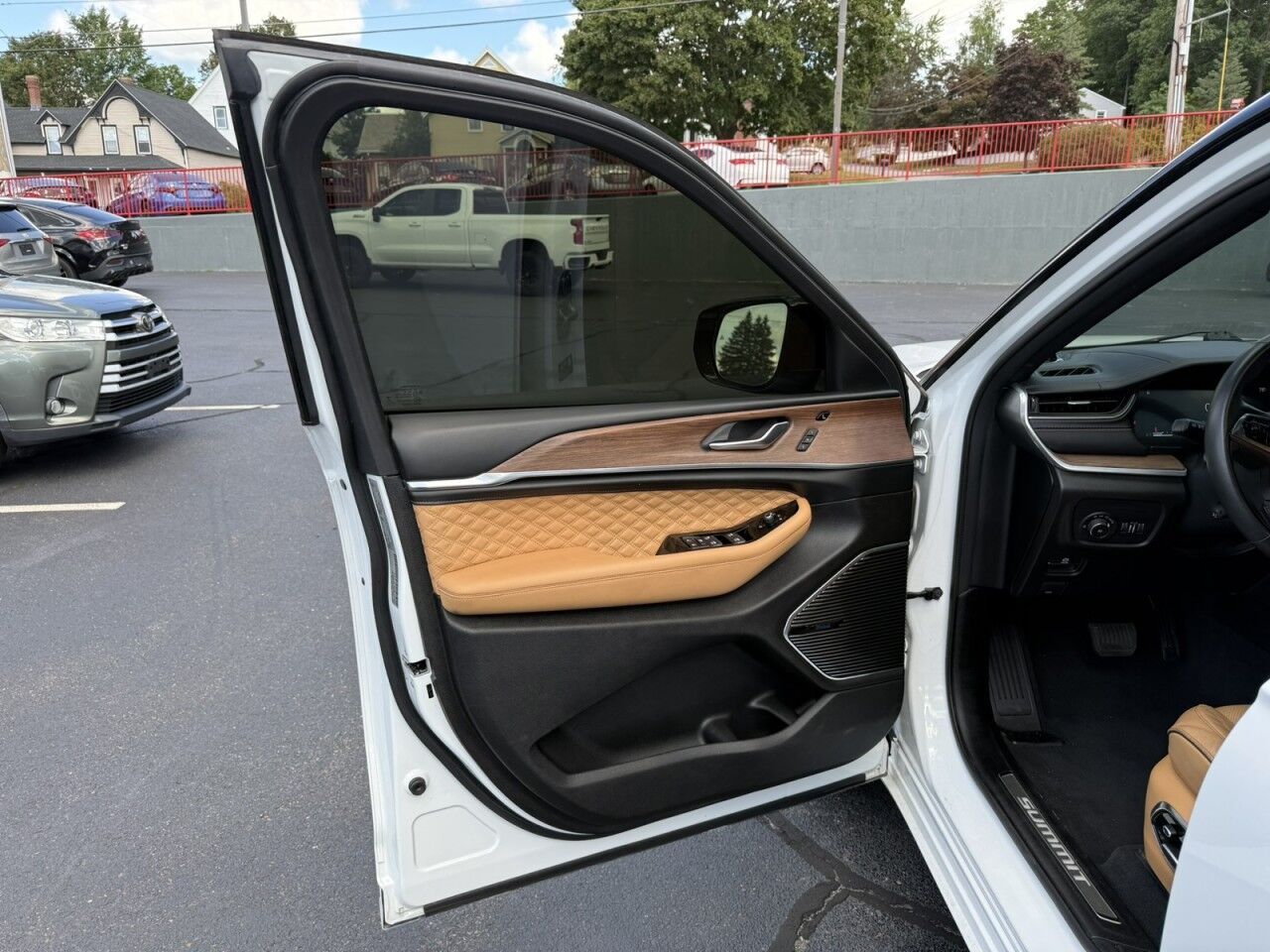 2022 Jeep Grand Cherokee Summit Fitchburg MA