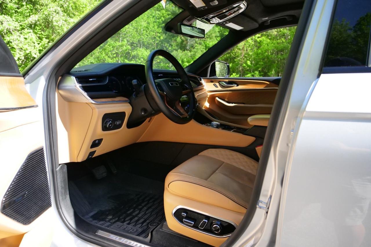 2022 Jeep Grand Cherokee Summit Reserve 4WD / ProTech Group / 5.7L V8! High Point NC