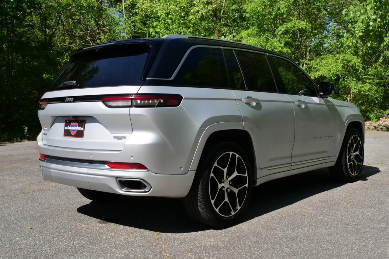 2022 Jeep Grand Cherokee Summit Reserve 4WD / ProTech Group / 5.7L V8! High Point NC