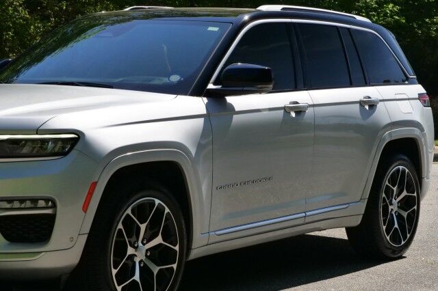 2022 Jeep Grand Cherokee Summit Reserve 4WD / ProTech Group / 5.7L V8! High Point NC