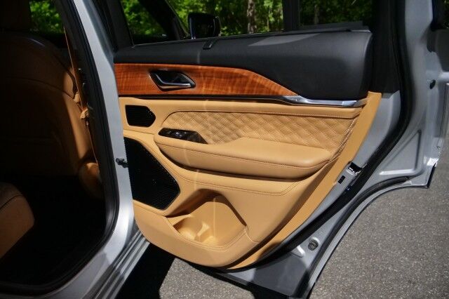 2022 Jeep Grand Cherokee Summit Reserve 4WD / ProTech Group / 5.7L V8! High Point NC
