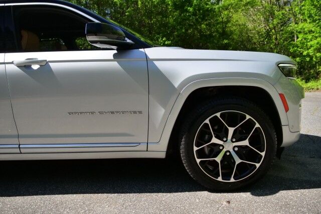 2022 Jeep Grand Cherokee Summit Reserve 4WD / ProTech Group / 5.7L V8! High Point NC