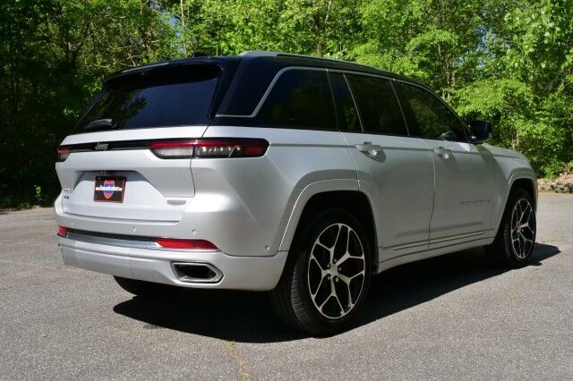 2022 Jeep Grand Cherokee Summit Reserve 4WD / ProTech Group / 5.7L V8! High Point NC