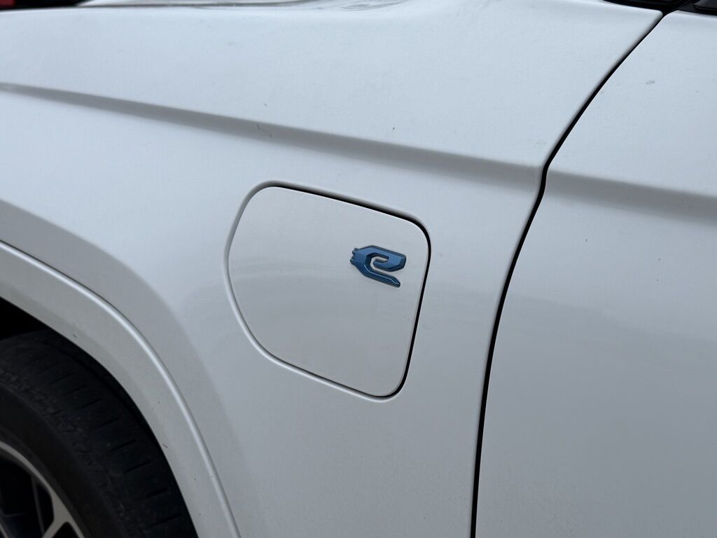 2022 Jeep Grand Cherokee Summit Reserve 4xe Crestwood KY