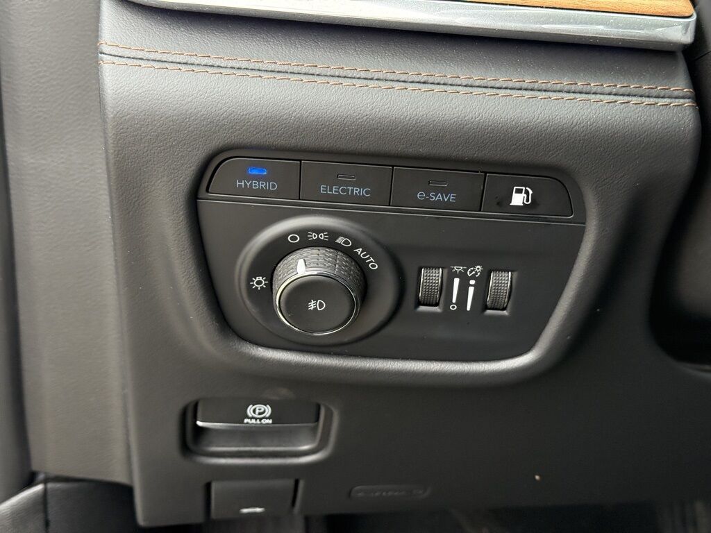 2022 Jeep Grand Cherokee Summit Reserve 4xe Crestwood KY