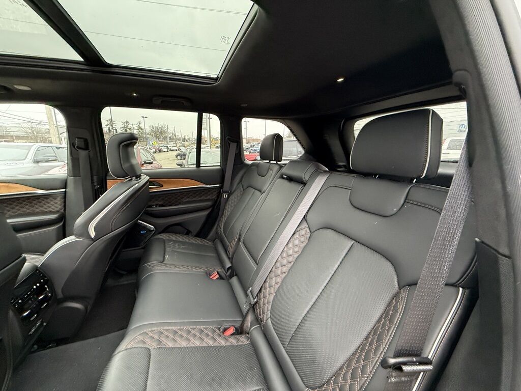 2022 Jeep Grand Cherokee Summit Reserve 4xe Crestwood KY
