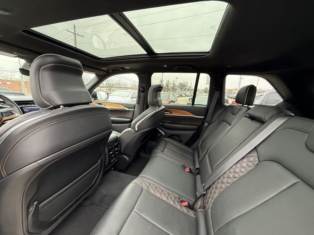 2022 Jeep Grand Cherokee Summit Reserve 4xe Crestwood KY