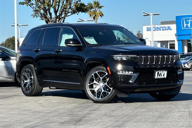 2022 Jeep Grand Cherokee Summit
