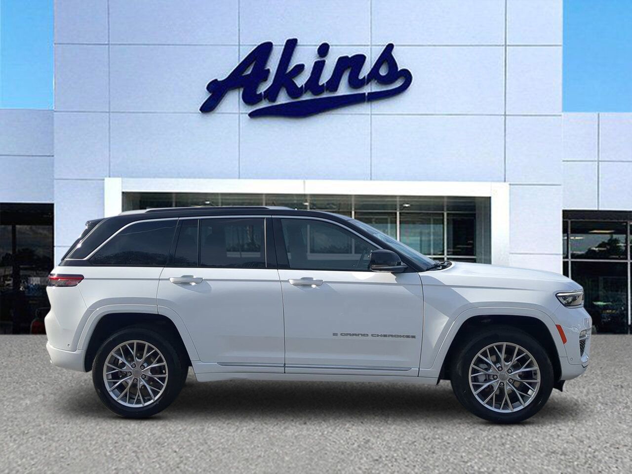 2022 Jeep Grand Cherokee Summit