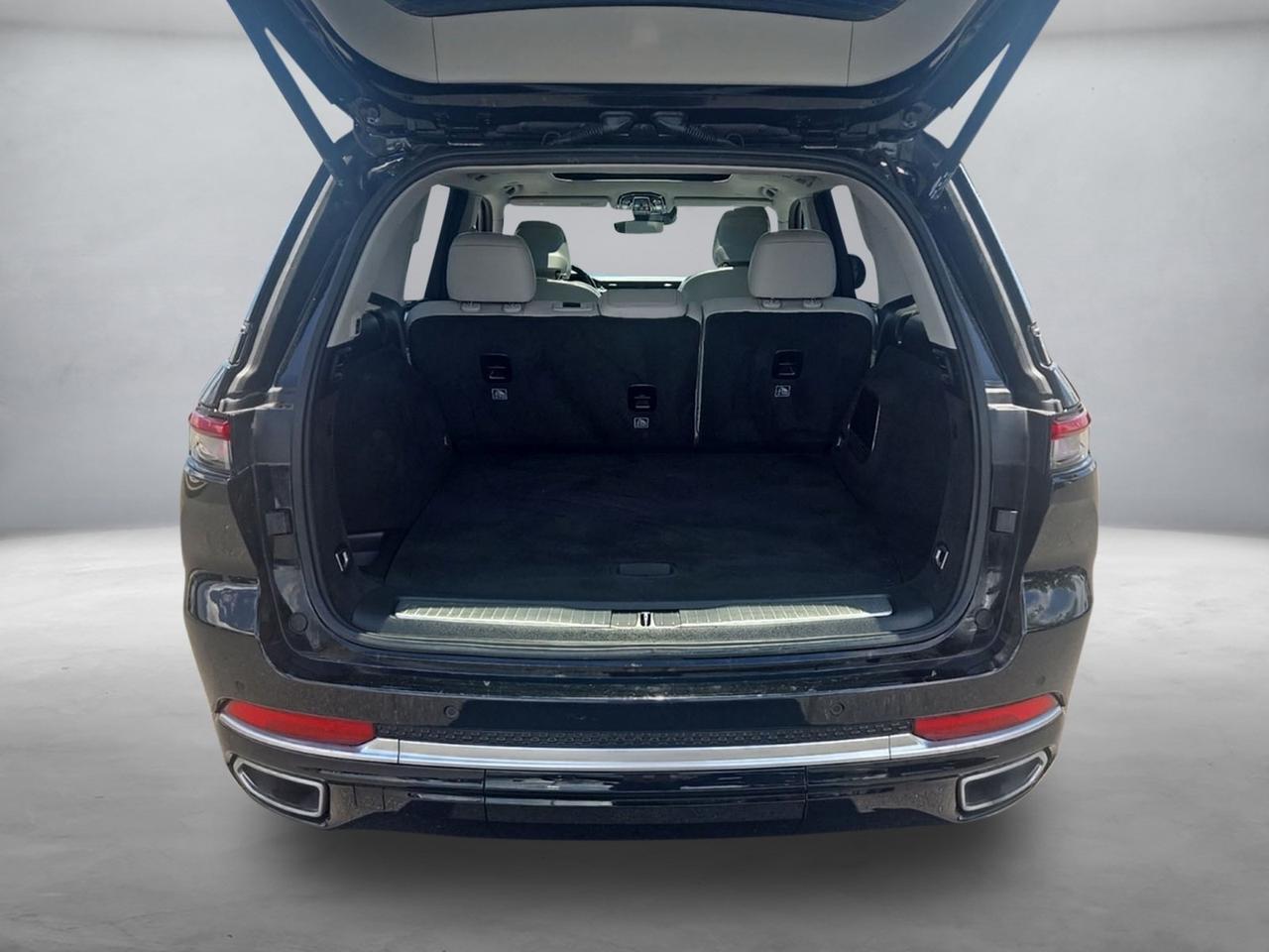 2022 Jeep Grand Cherokee Summit Fredericksburg VA