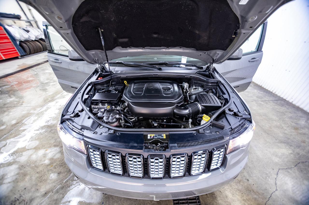 2022 Jeep Grand Cherokee WK 4x4 Altitude Leather Nav BCam Red Deer AB