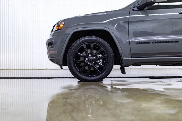 2022 Jeep Grand Cherokee WK 4x4 Altitude Leather Roof Nav Red Deer AB