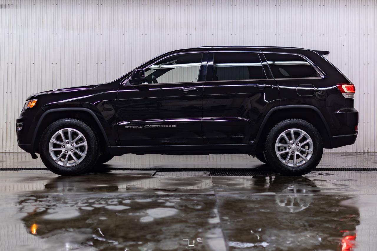 2022 Jeep Grand Cherokee WK 4x4 Laredo Nav BCam Red Deer AB