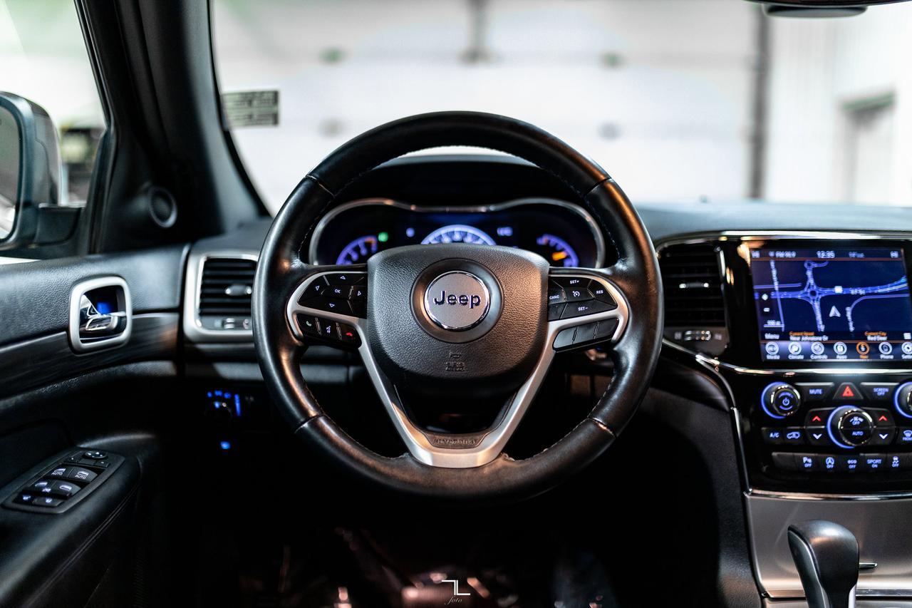 2022 Jeep Grand Cherokee WK 4x4 Laredo Nav BCam Red Deer AB