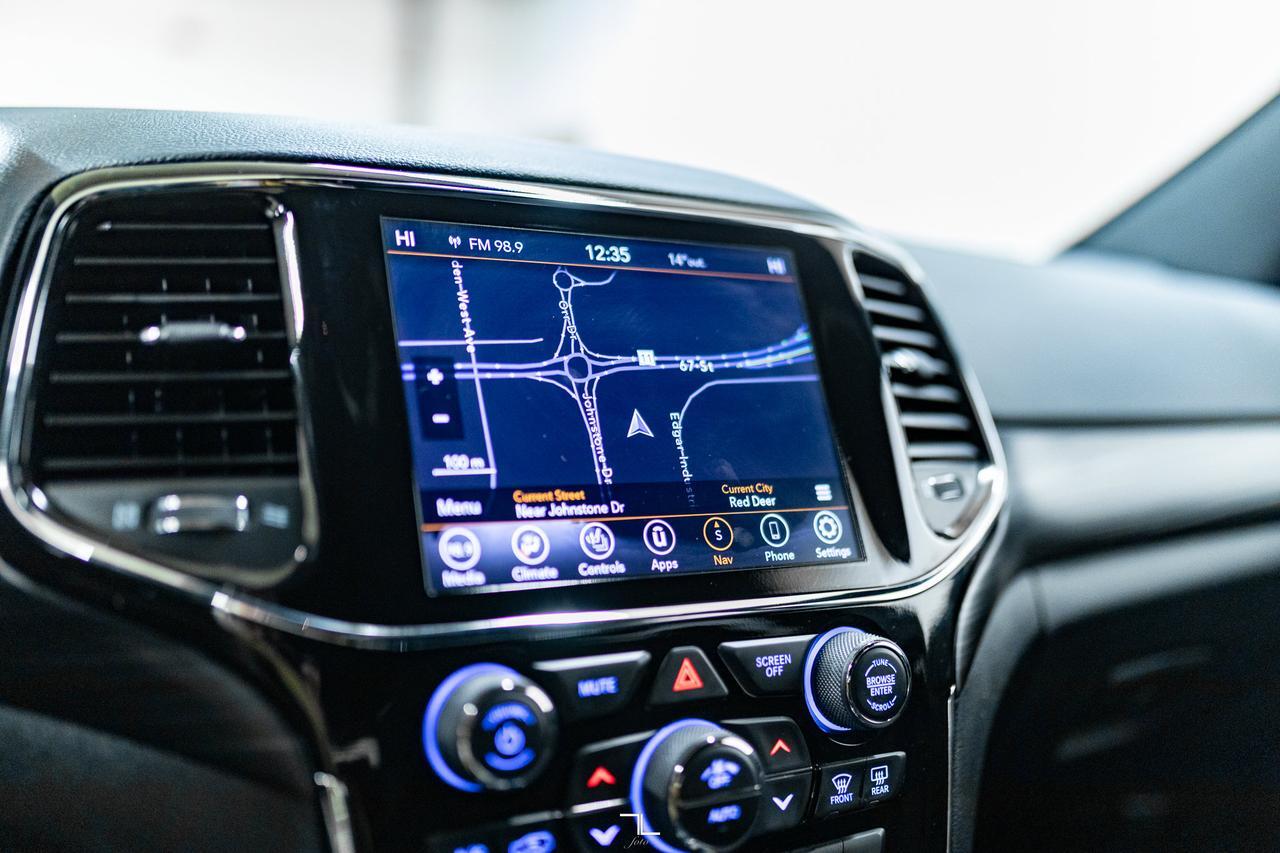 2022 Jeep Grand Cherokee WK 4x4 Laredo Nav BCam Red Deer AB