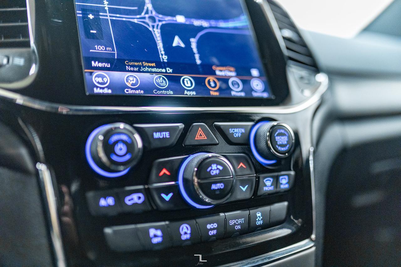 2022 Jeep Grand Cherokee WK 4x4 Laredo Nav BCam Red Deer AB