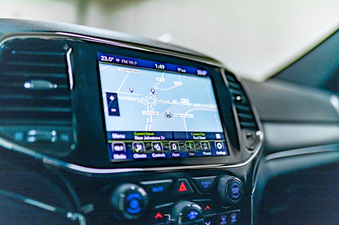 2022 Jeep Grand Cherokee WK 4x4 Limited Leather Nav BCam Red Deer AB