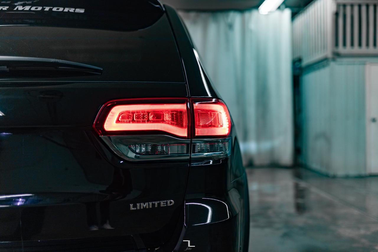 2022 Jeep Grand Cherokee WK 4x4 Limited Leather Roof Nav BCam Red Deer AB