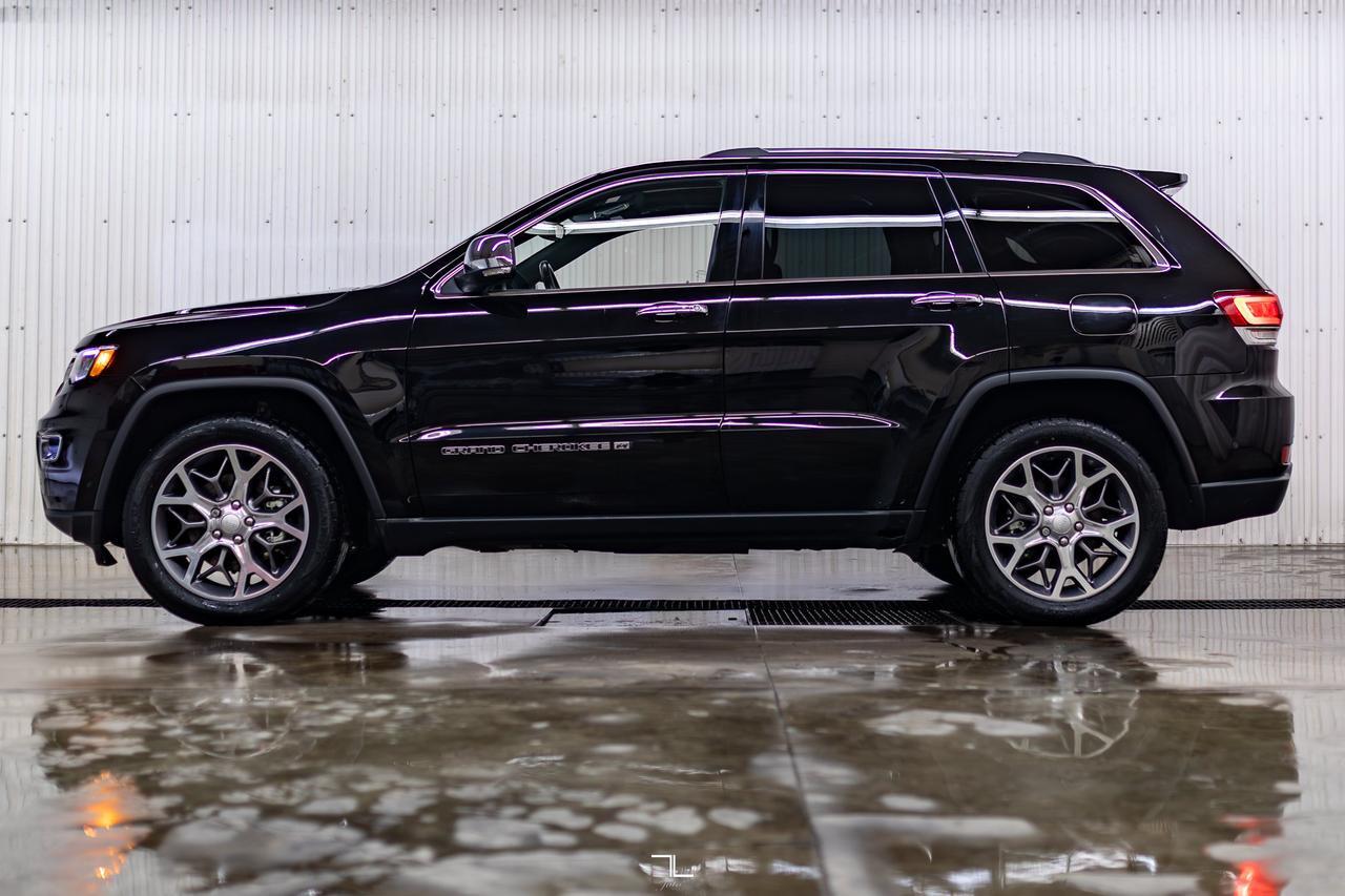 2022 Jeep Grand Cherokee WK 4x4 Limited Leather Roof Nav BCam Red Deer AB