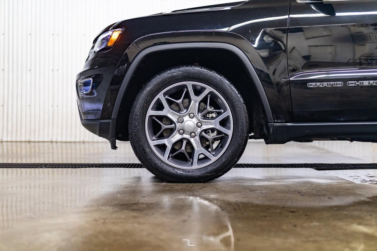 2022 Jeep Grand Cherokee WK 4x4 Limited Leather Roof Nav BCam Red Deer AB