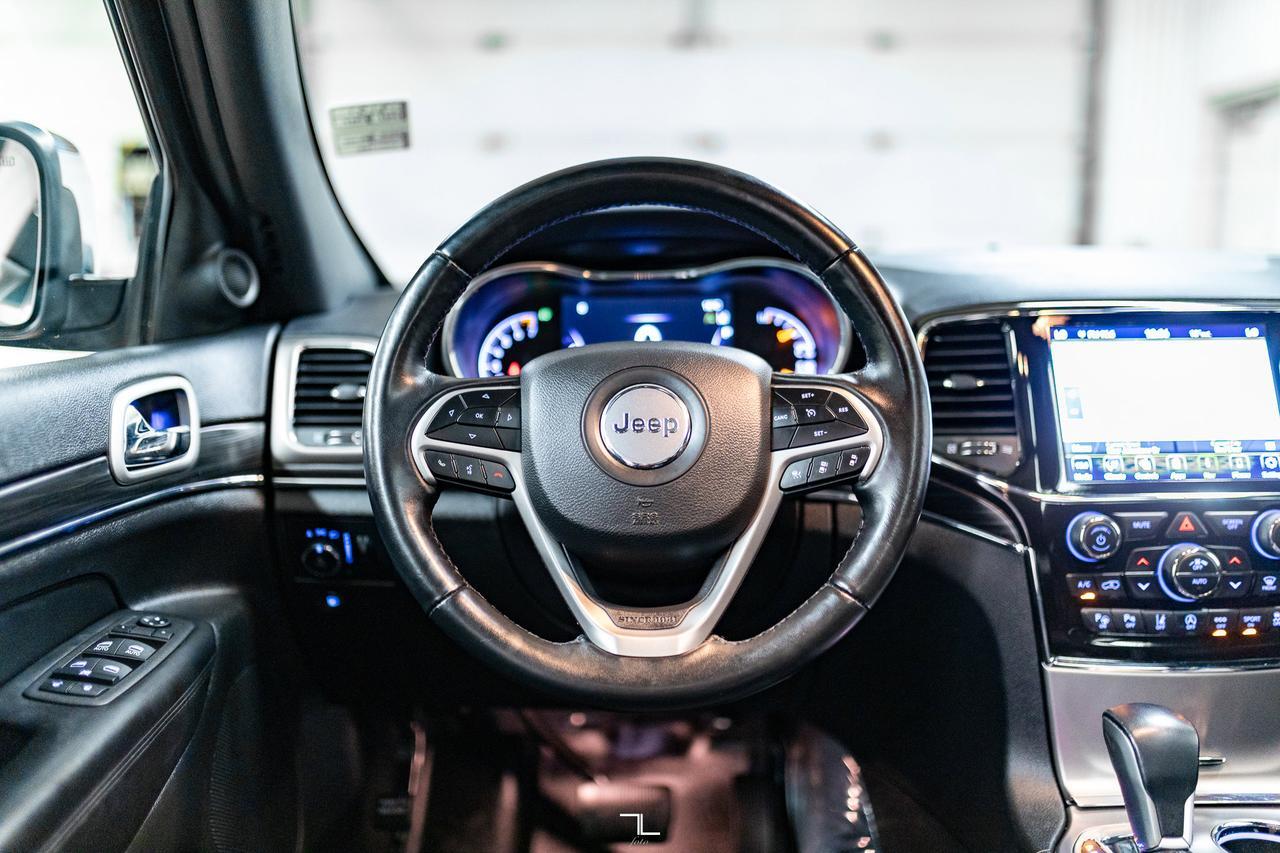 2022 Jeep Grand Cherokee WK 4x4 Limited Leather Roof Nav BCam Red Deer AB