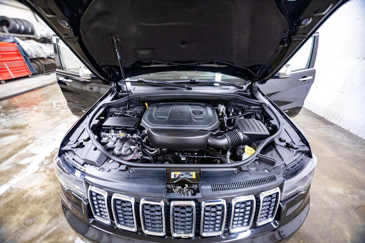 2022 Jeep Grand Cherokee WK 4x4 Limited Leather Roof Nav BCam Red Deer AB