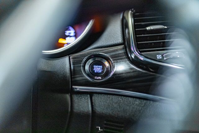 2022 Jeep Grand Cherokee WK 4x4 Limited Leather Roof Nav BCam Red Deer AB