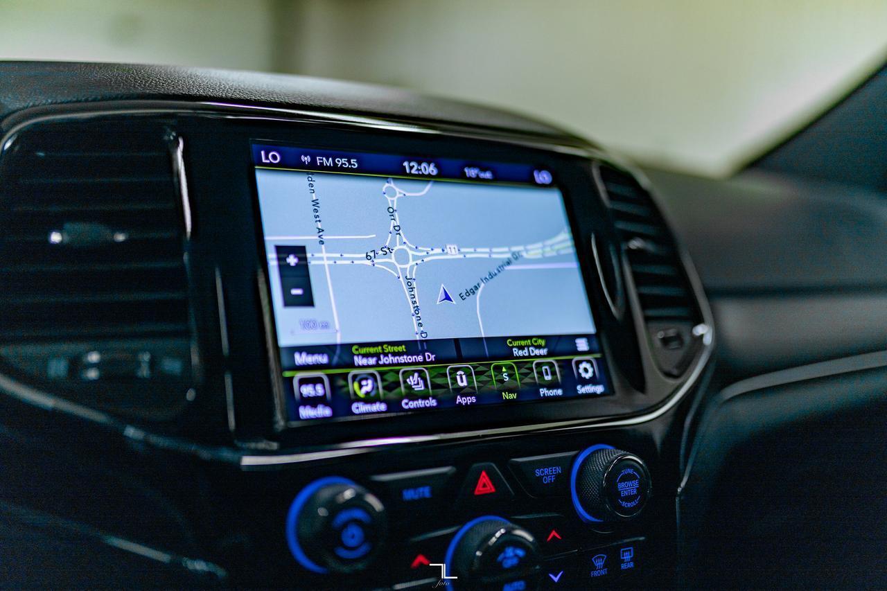 2022 Jeep Grand Cherokee WK 4x4 Limited Leather Roof Nav BCam Red Deer AB