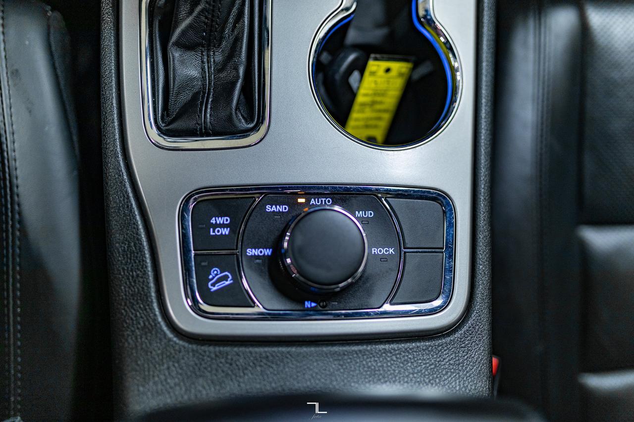 2022 Jeep Grand Cherokee WK 4x4 Limited Leather Roof Nav BCam Red Deer AB