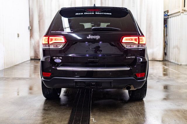 2022 Jeep Grand Cherokee WK 4x4 Limited Leather Roof Nav BCam Red Deer AB