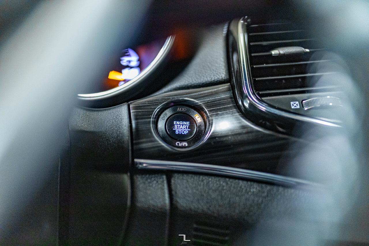 2022 Jeep Grand Cherokee WK 4x4 Limited Leather Roof Nav BCam Red Deer AB