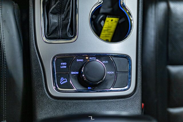 2022 Jeep Grand Cherokee WK 4x4 Limited Leather Roof Nav BCam Red Deer AB