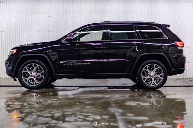 2022 Jeep Grand Cherokee WK 4x4 Limited Leather Roof Nav BCam Red Deer AB