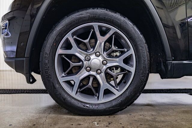 2022 Jeep Grand Cherokee WK 4x4 Limited Leather Roof Nav BCam Red Deer AB