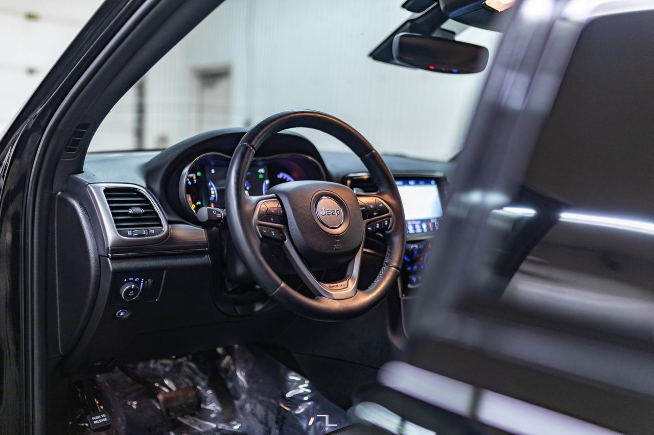 2022 Jeep Grand Cherokee WK 4x4 Limited X Leather Roof Nav BCam Red Deer AB