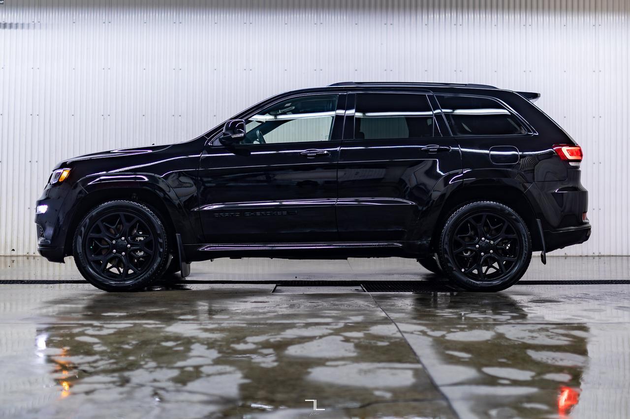 2022 Jeep Grand Cherokee WK 4x4 Limited X Leather Roof Nav BCam Red Deer AB