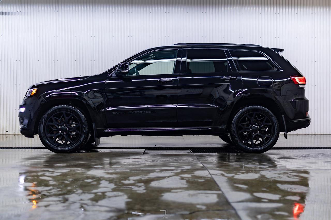 2022 Jeep Grand Cherokee WK 4x4 Limited X Leather Roof Nav BCam Red Deer AB