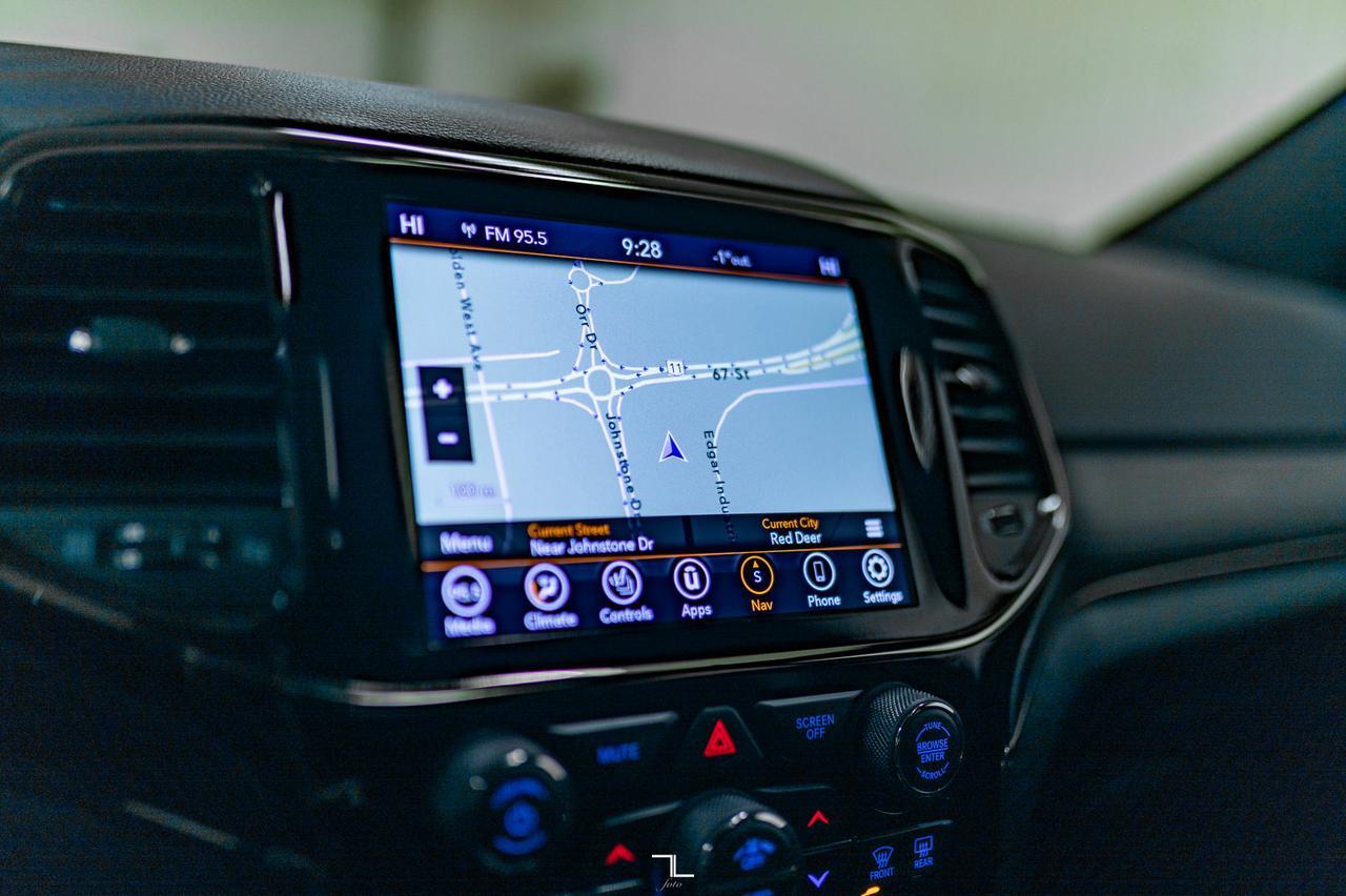 2022 Jeep Grand Cherokee WK 4x4 Limited X Leather Roof Nav BCam Red Deer AB