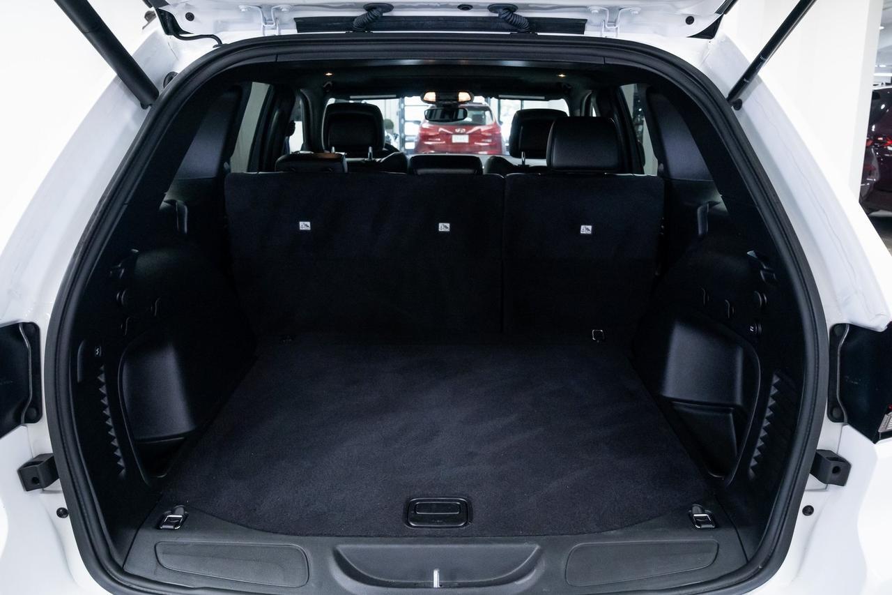 2022 Jeep Grand Cherokee WK Laredo X Heated Seats Altitude Appearance Package Portland OR